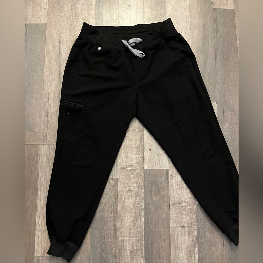 Black figs set